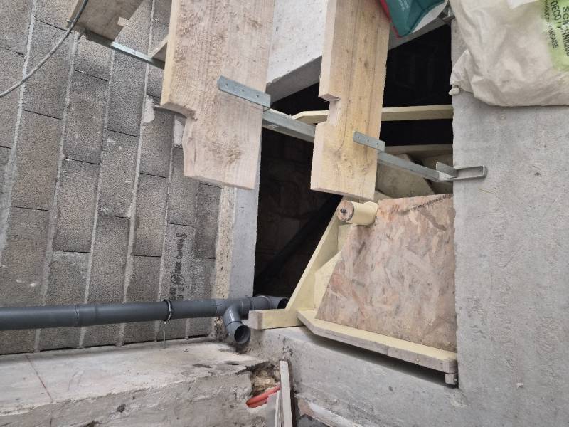 Création d'une évacuation d'eaux usées dans le centre de Bordeaux