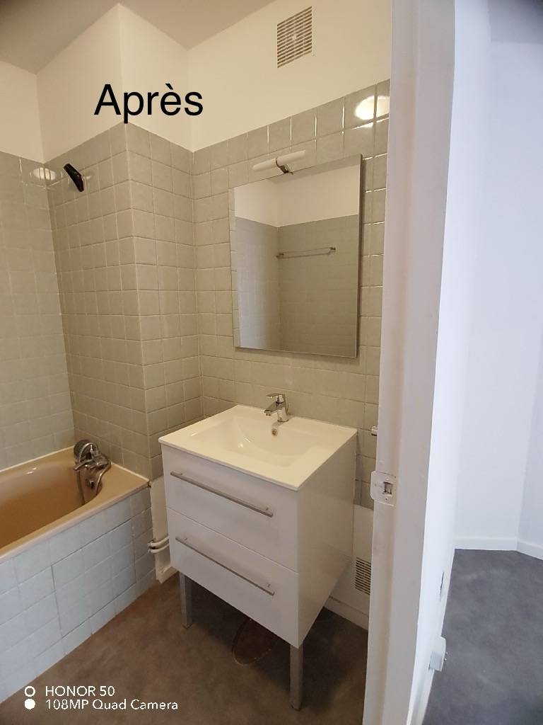 remplacement d'un meuble de salle de bain à Mérignac